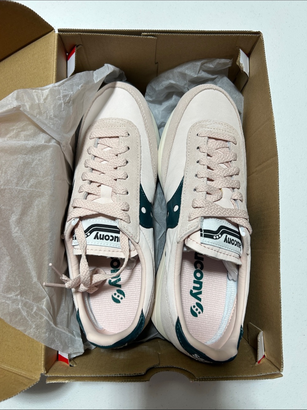 Saucony Pink & Dark Green Women's Retro Runner Sneakers - Picture 1 of 5